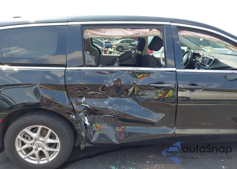 2022 Chrysler Voyager Lx z USA, uszkodzony, nr VIN 2C4RC1CG8NR235711